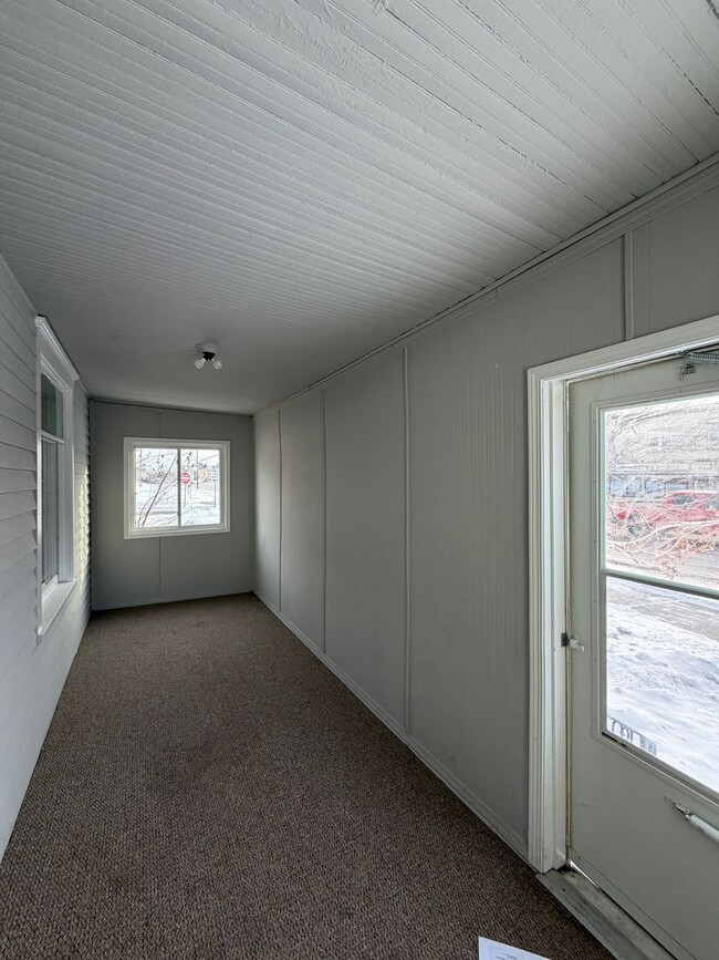 Building Photo - AVAILABLE February - 3 Bedroom, 1 Bath in Superior - Just Listed!