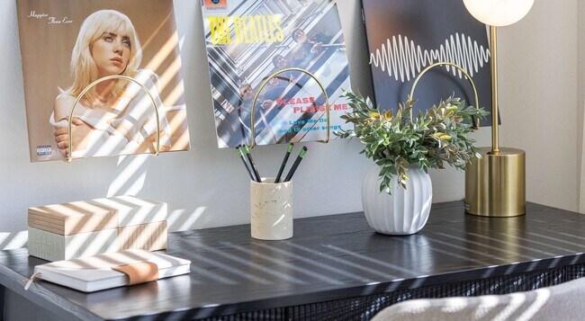 Primary Photo - 1505 Oliver St