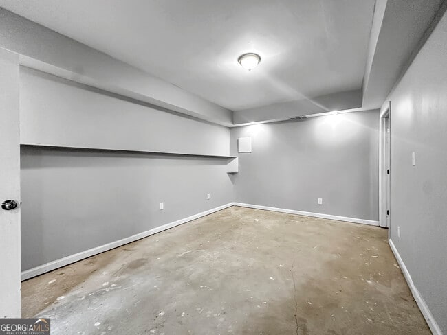 Building Photo - 209 Wesley Mill Ln