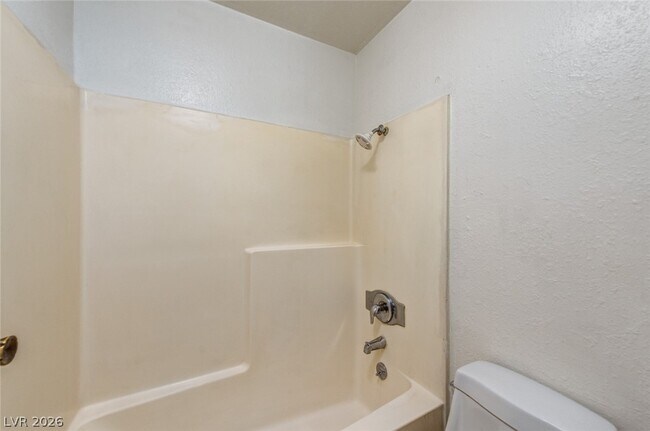 Building Photo - 5198 Greene Ln