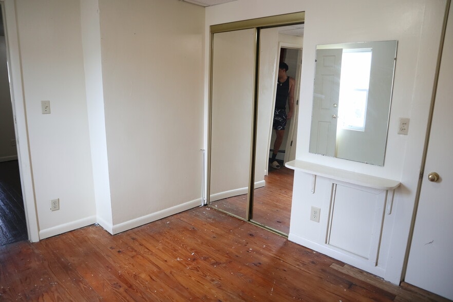 Building Photo - 333 Strawberry Way