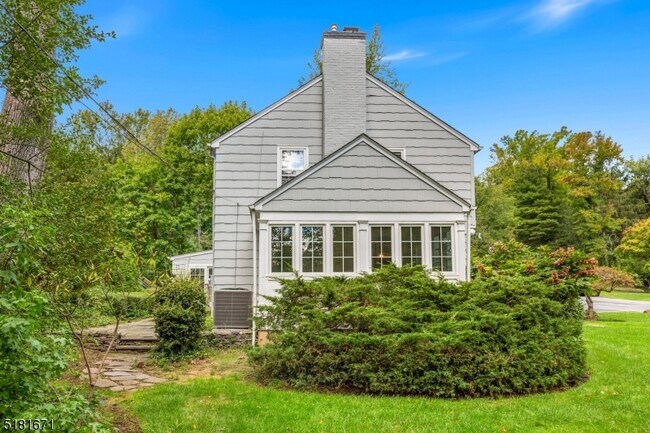 Building Photo - 1 Gapview Rd