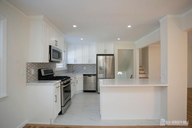 Building Photo - 40 Essex Ave