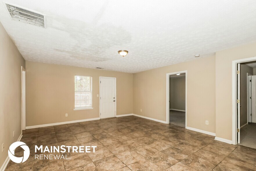 Building Photo - 10576 Day Lily Dr