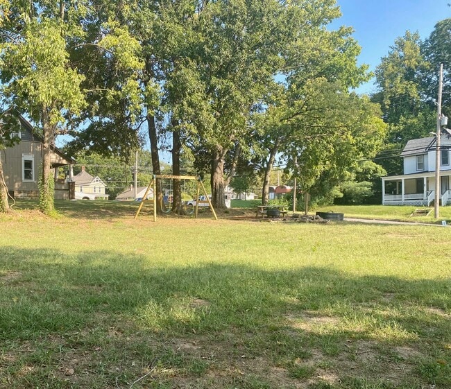 Building Photo - 123 E North St