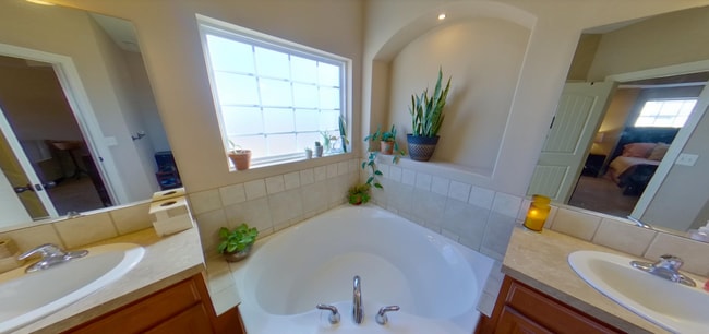 Building Photo - 3D Tour Available - Beautiful West-Side Home + Easy Access To Fort Riley! Available July 3rd!