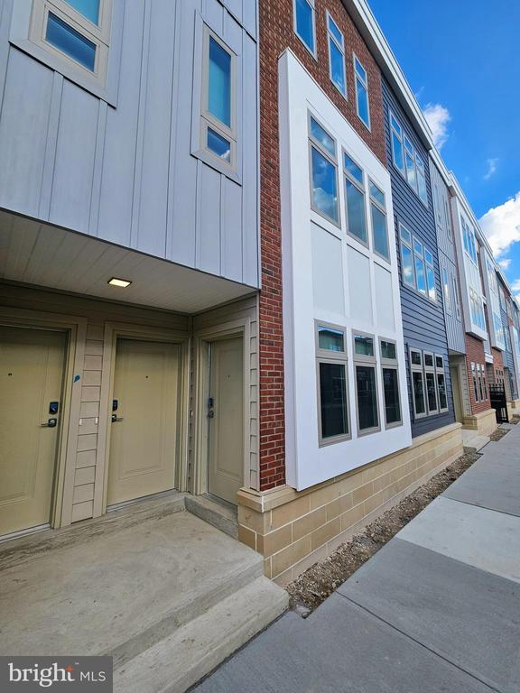 Building Photo - 200 Hamilton Ave