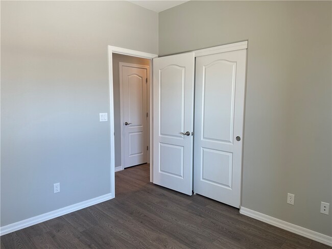 Building Photo - 1705 Talc Rd