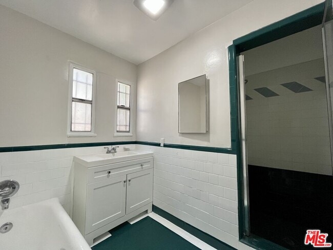 Building Photo - 1807 Redondo Blvd