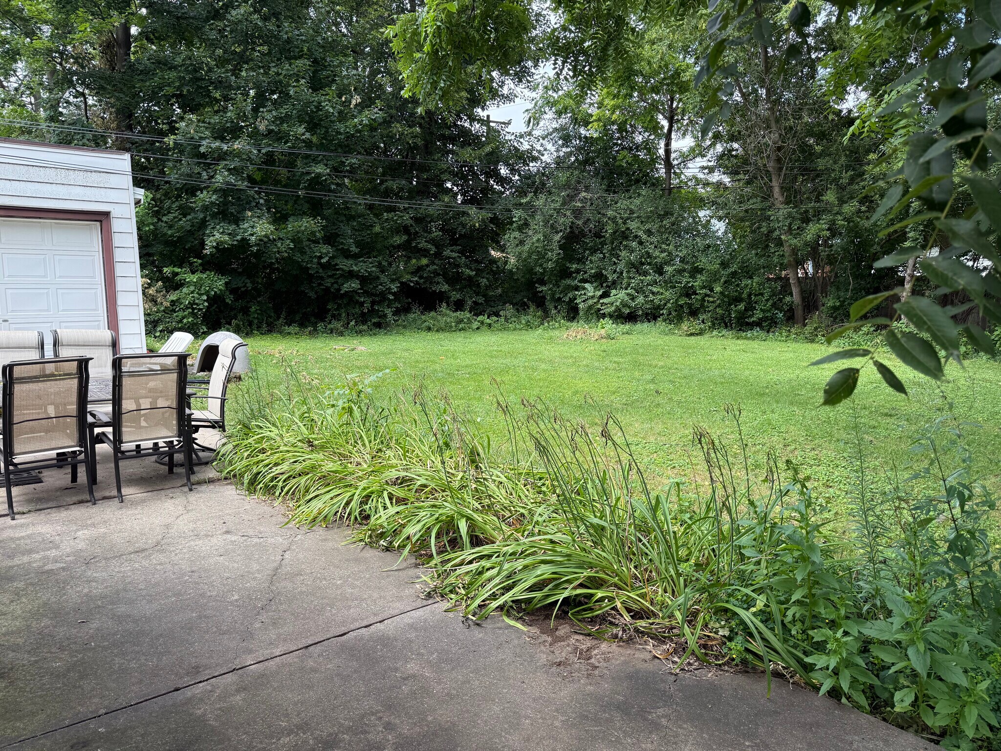 Private back yard with patio area - N89W15958 Main St