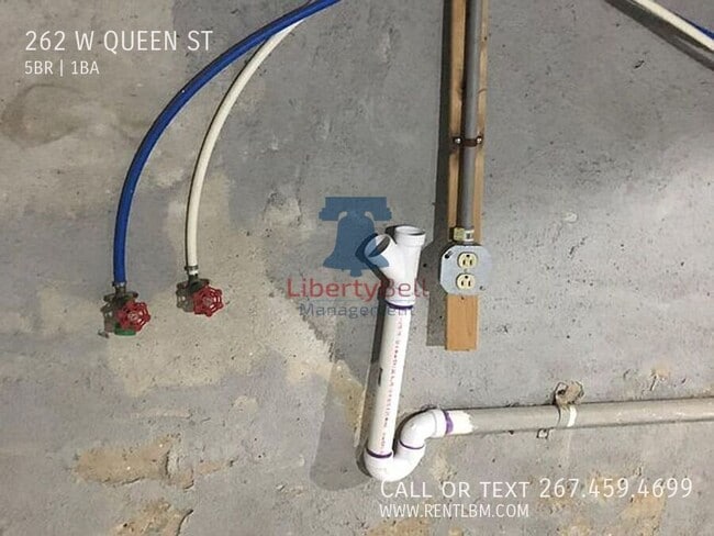Building Photo - 262 W Queen Ln