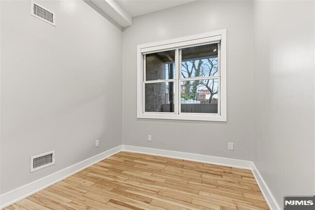 Building Photo - 12 Dempsey Ave