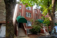 Building Photo - 916 N Paulina St