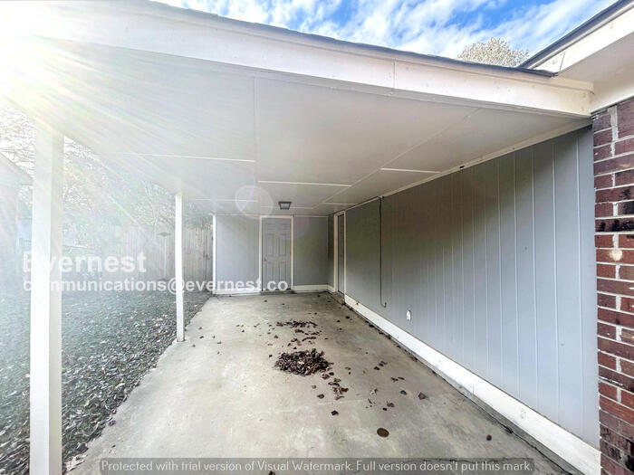 Building Photo - 2645 Eastbrook Dr