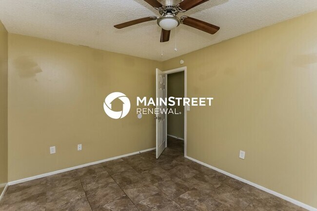 Building Photo - 3 Bedroom Pet-Friendly Home in Lakeland, FL with Main Street Renewal