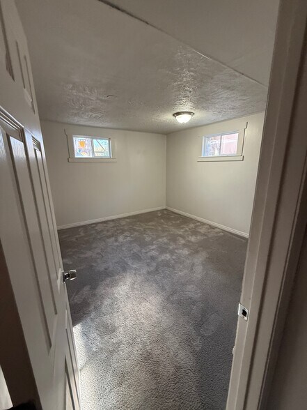 Building Photo - 1105 W 10550 S