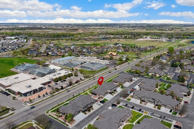 Building Photo - 2 Bed 3.5 Bath Townhome in Fort Collins!