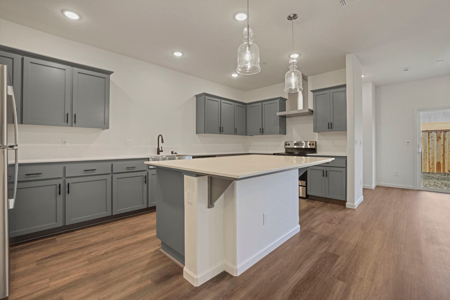 Kitchen - 522 Bedfordshire Dr