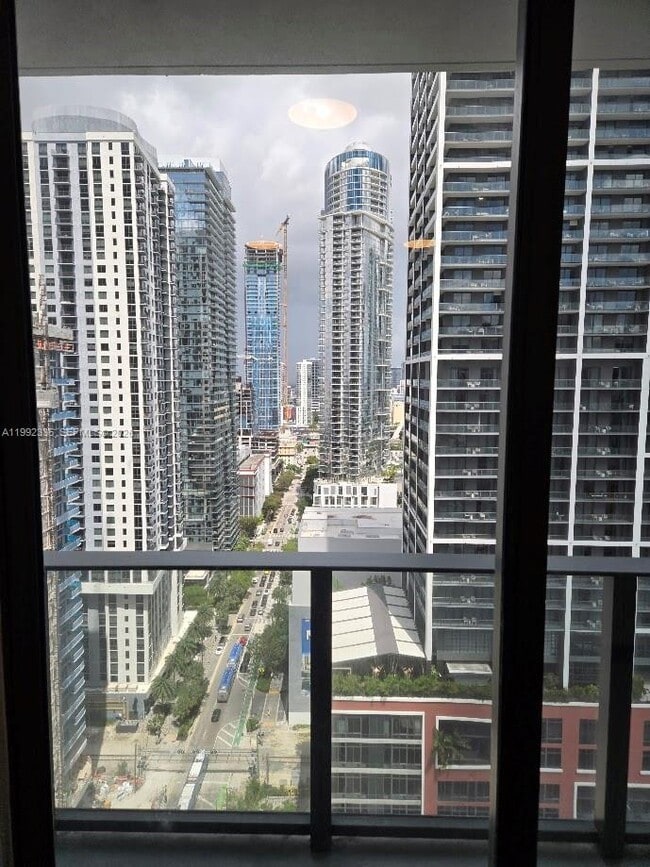 Building Photo - 121 NE 5th St