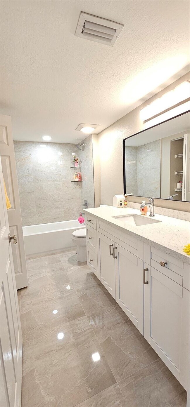 Building Photo - 6768 Heritage Grande