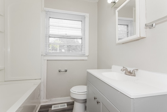 Building Photo - 906 N Broad St