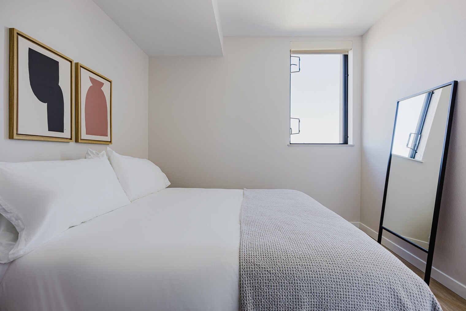 Building Photo - 200 Mesnager St