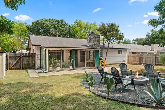 Building Photo - 6408 Sunnysky Way