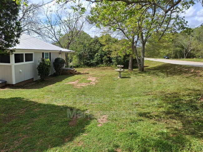 Building Photo - 103 Watkins St