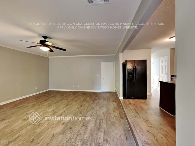 Building Photo - 6950 Foxmoor Way