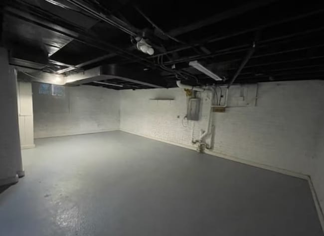 Building Photo - Lake Views! 1 Bedroom, 1 bath