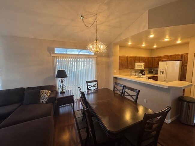 Building Photo - Furnished Two Bedroom Two Bathroom Caug...