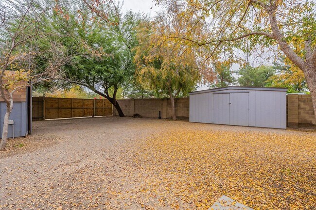 Building Photo - Charming 4-bedroom, 2-bathroom in Gilbert