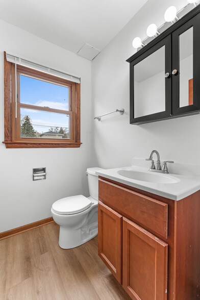 Building Photo - 5429 S 13th St