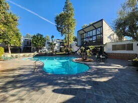 Building Photo - 18645 Hatteras St