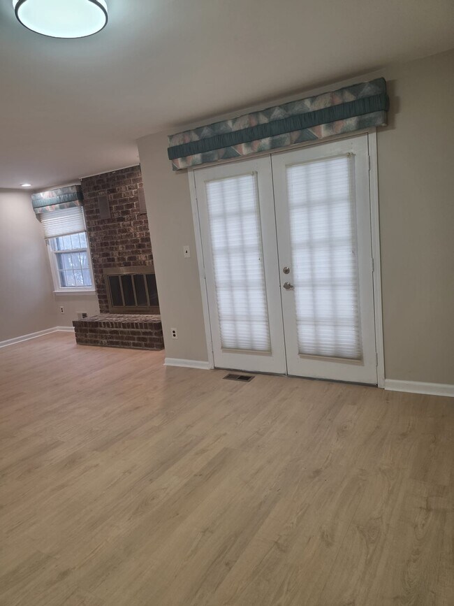 Building Photo - 107 Provincetown Ct