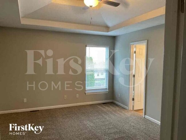 Building Photo - 904 E Madelyn Dr