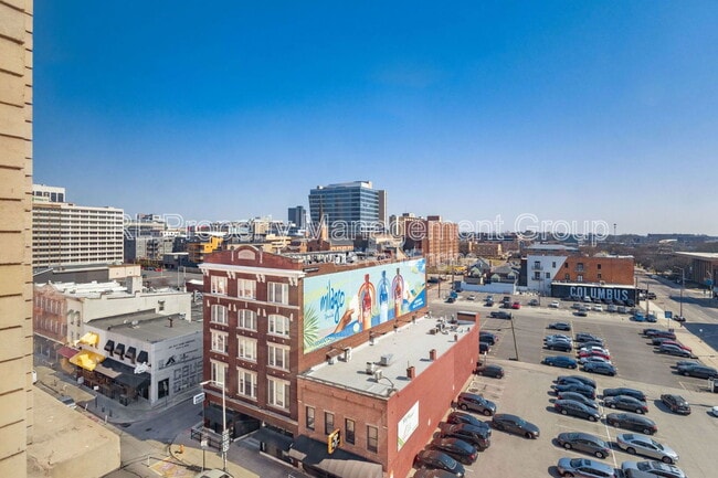 Building Photo - 150 E Main St