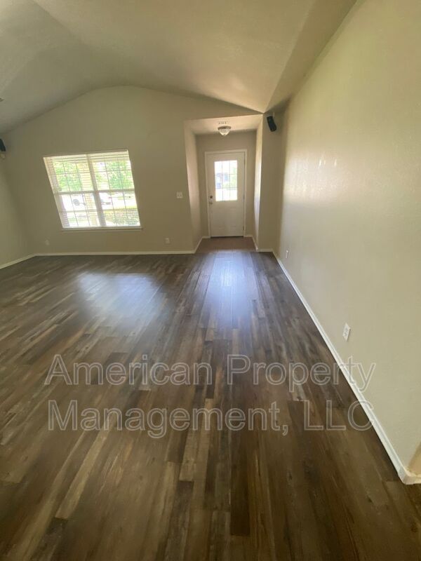 Building Photo - 4113 W 105th St S