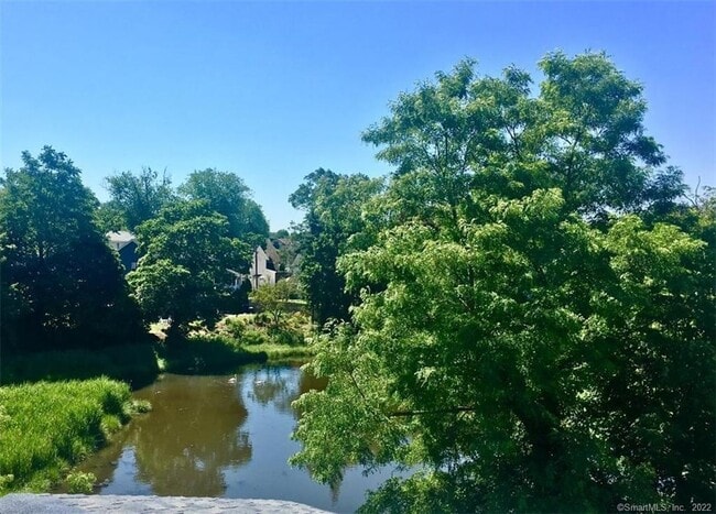 Building Photo - 247 East Ave