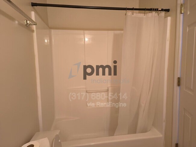 Building Photo - 2871 S Walnut Street Pike