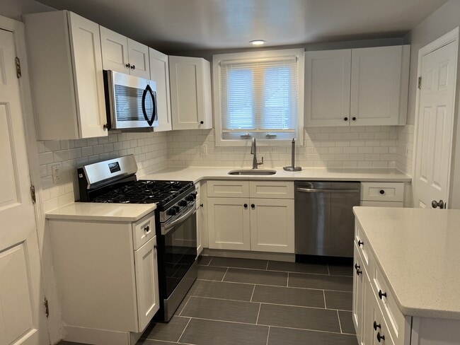 Building Photo - 3355 Mill Rd