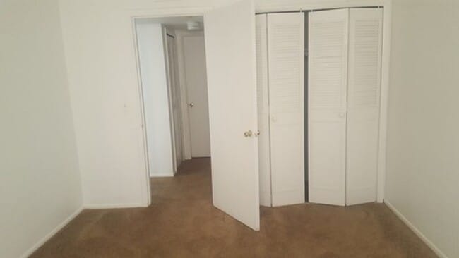 Building Photo - Grove Park One bedroom condo