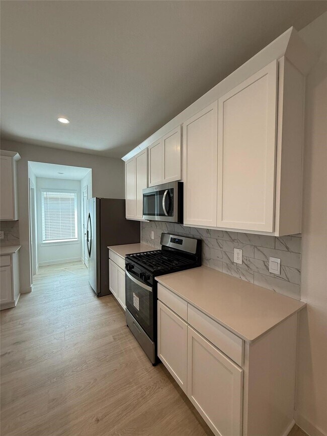 Building Photo - 30703 Skye Villa Ln