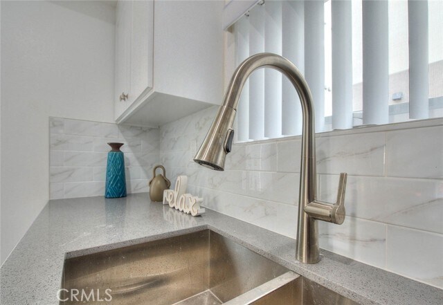 Building Photo - 11728 Hamlin St