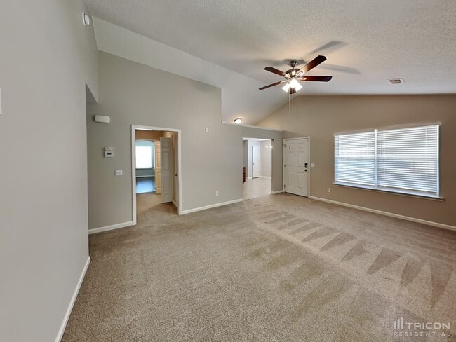 Building Photo - 305 Hester Ct