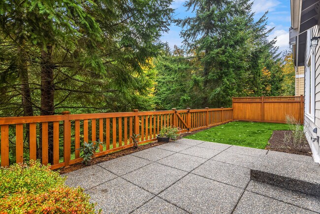 Building Photo - 2416 35th Ave NE