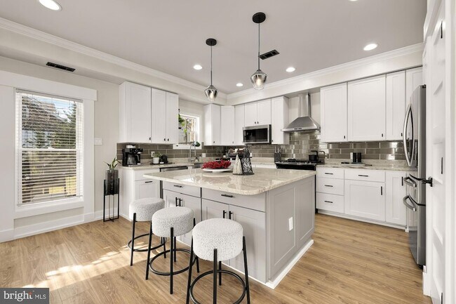 Building Photo - 4240 34th St