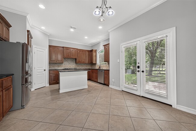 Building Photo - 8602 Two Sisters Ct