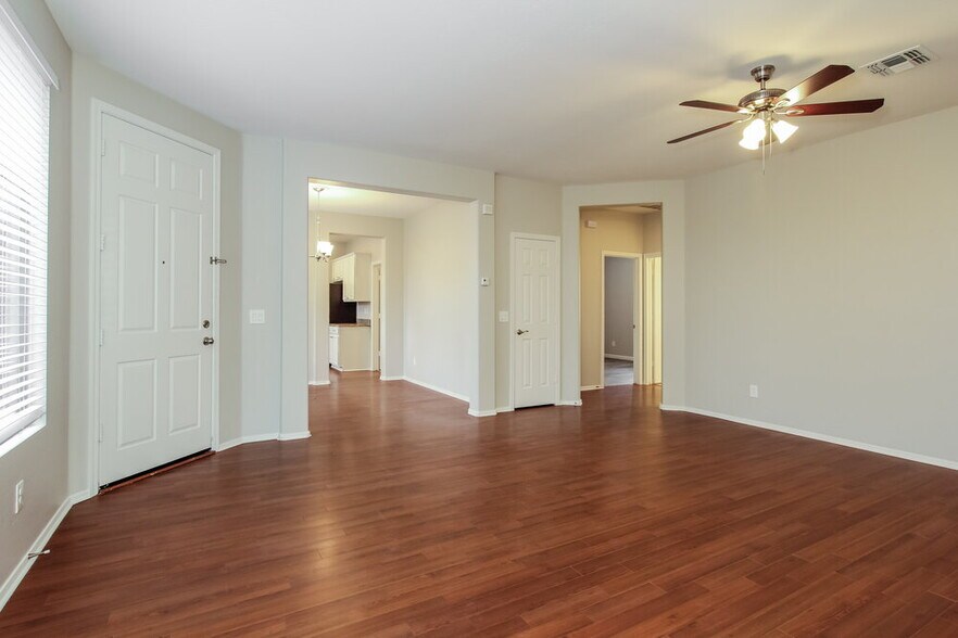 Building Photo - 42941 N Challenger Trail