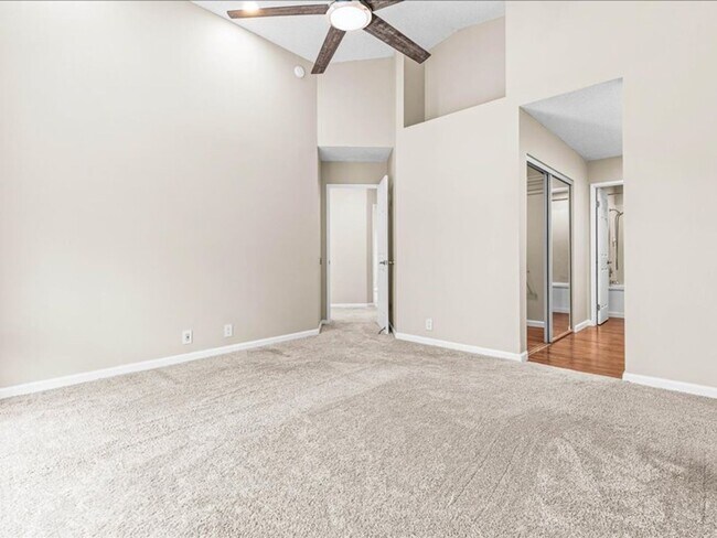 Building Photo - Pets Welcome!  2 bedroom, 2 bathroom single story townhouse